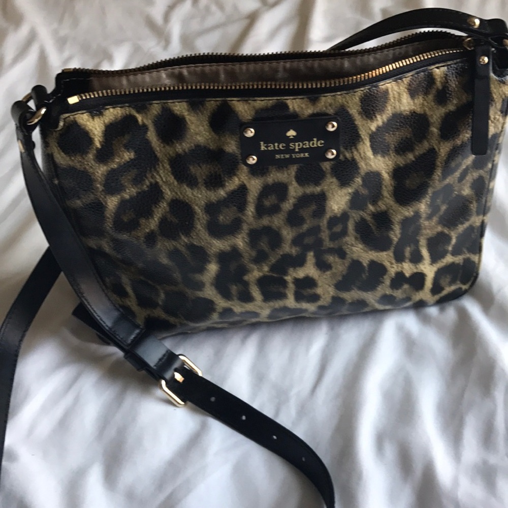 Almost new Kate Spade leather cross body purse