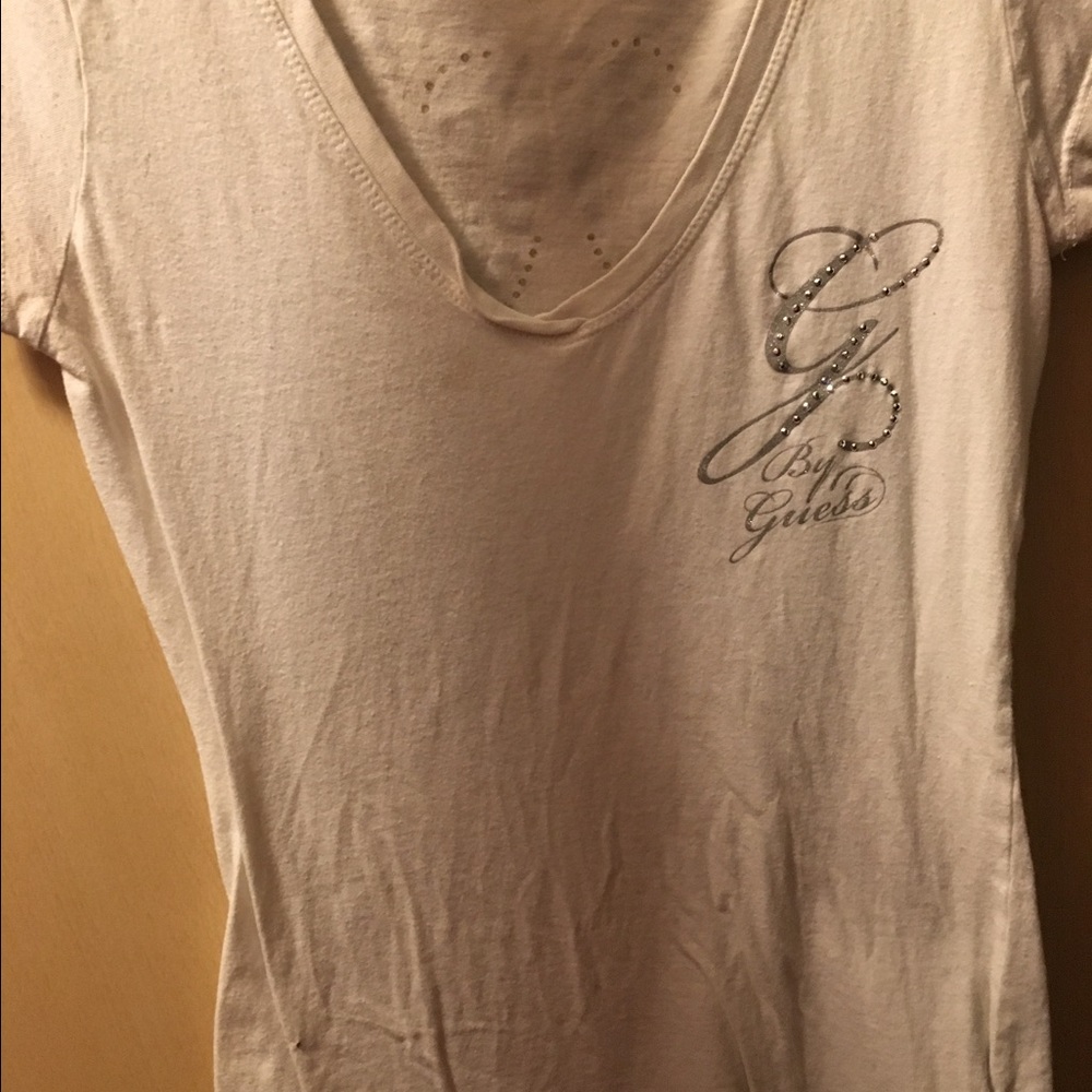 Cute bling guess Vneck tshirt 💕