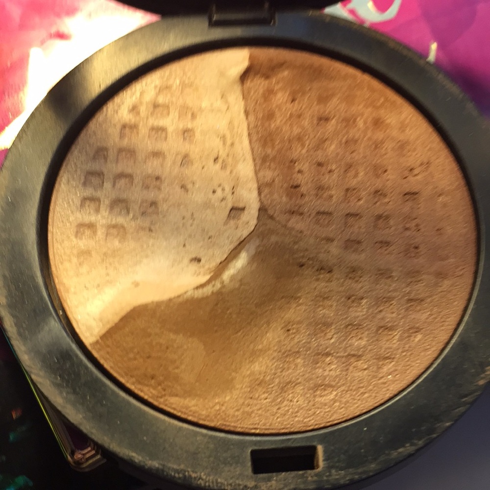 Makeup - Picture 2 of 2