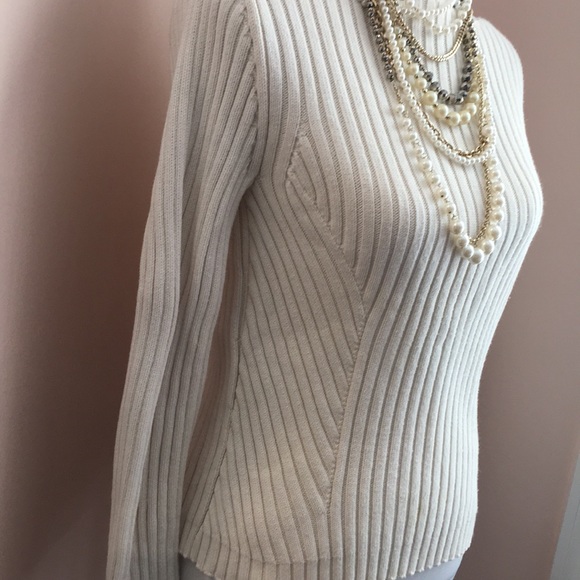 EUC Ann Taylor twinset - Picture 4 of 8