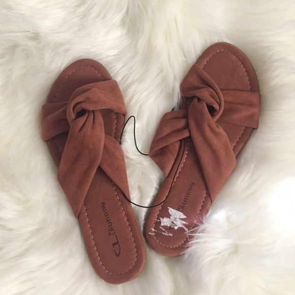 *NWOT* CL by Chinese Laundry Suede Sandals - Picture 2 of 4