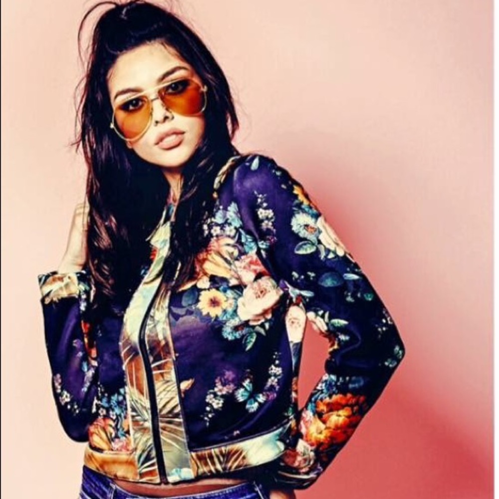 🍂🍂Floral Blazer🍂🍂 Very pretty🌸🌺🍁🍂💕💕💕💕