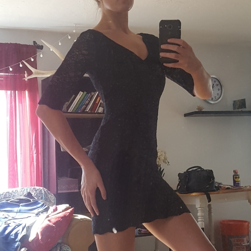 🔖NEW V-neck lace black dress with sleeves