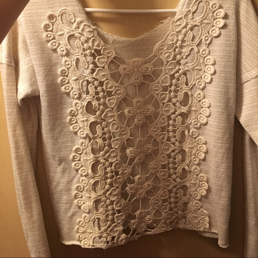 Freshware-buckle long sleeve crop w back design 😍