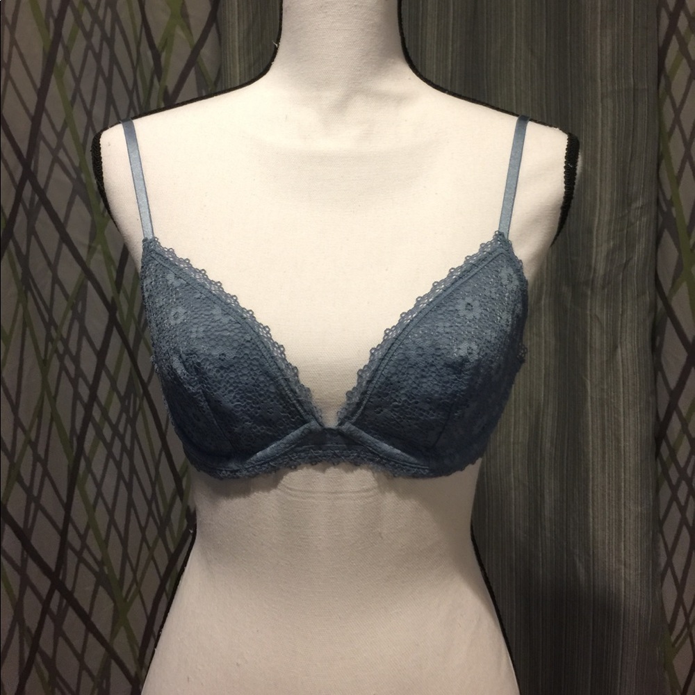 Victoria Secret Lace Triangle Brallette nwt medium