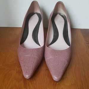 Cole Haan pink leather shoes,size 8