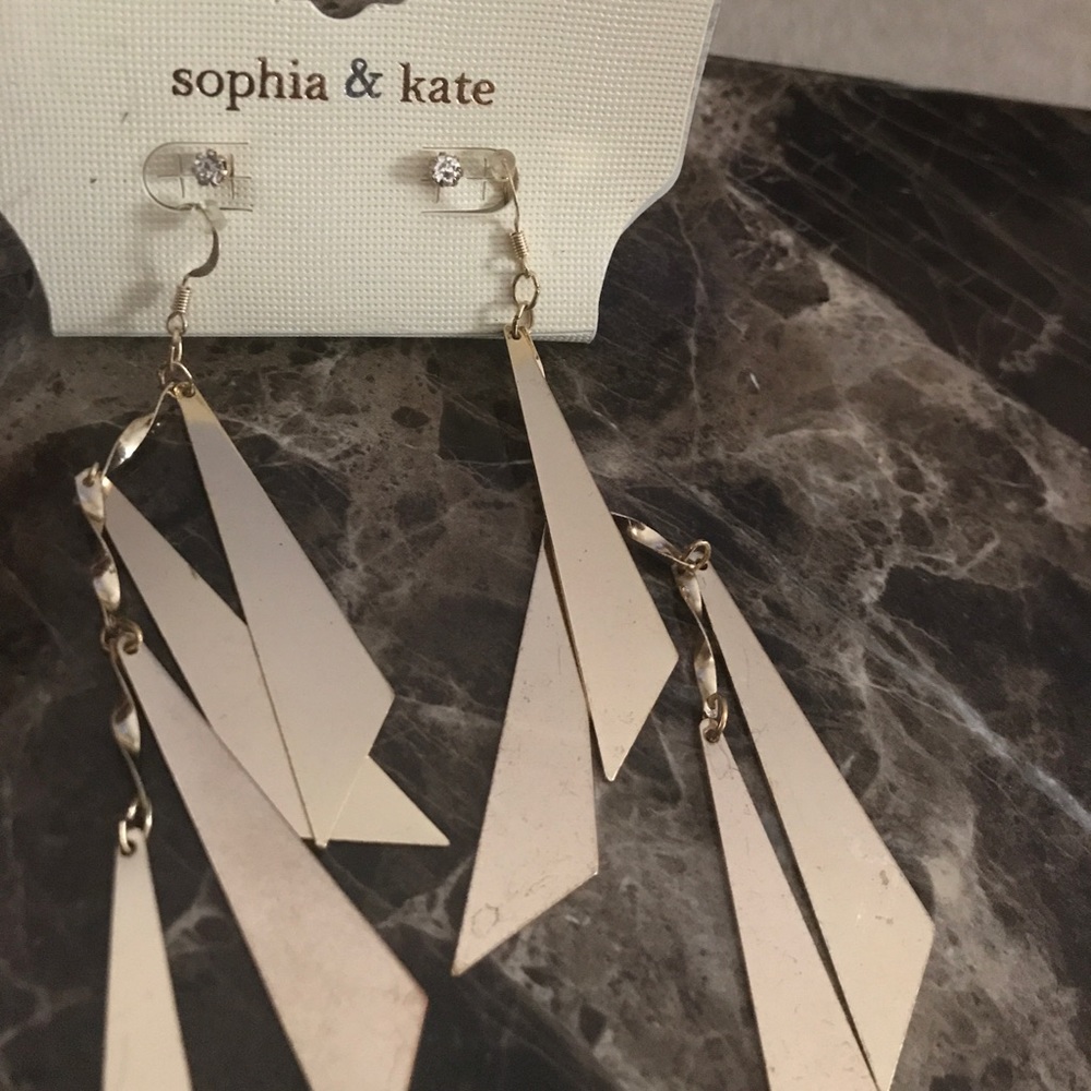 2 Earrings