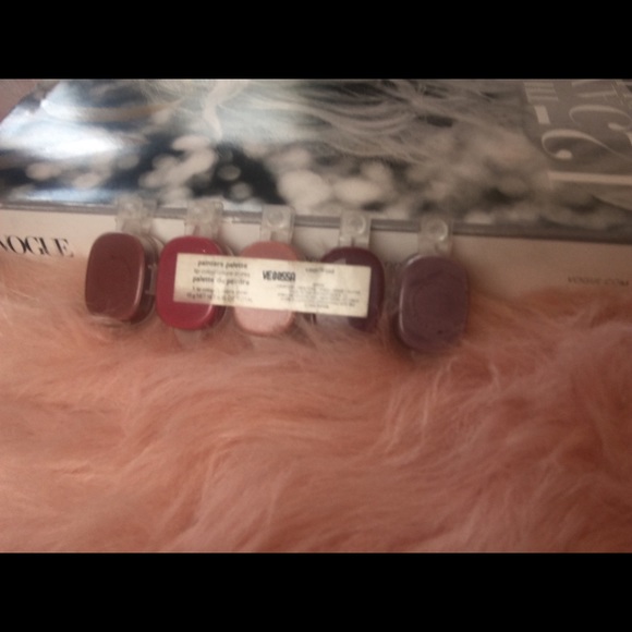 Avon lip color palette - Picture 2 of 2