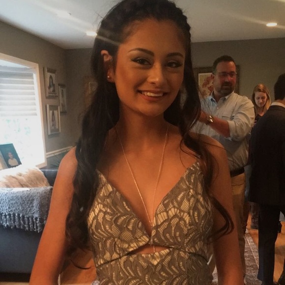 Lace bodycon dress - Picture 2 of 3