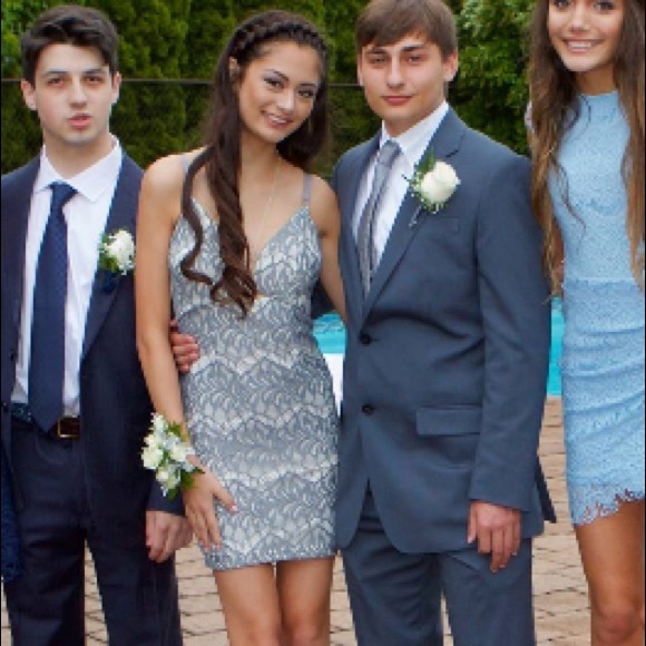 Lace bodycon dress - Picture 3 of 3