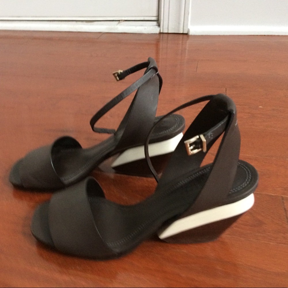 Mercedes Castillo Leyna Sandals