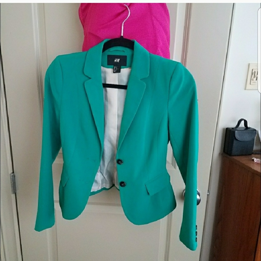 Green tailored blazer