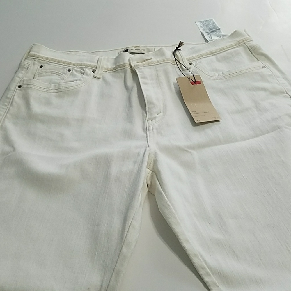Levi White Midrise-Bootcut
