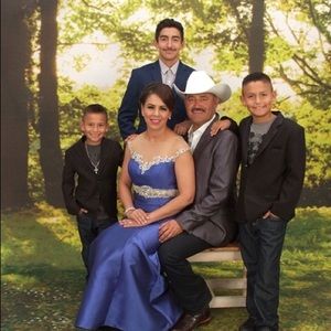 Meet your Posher, Elma