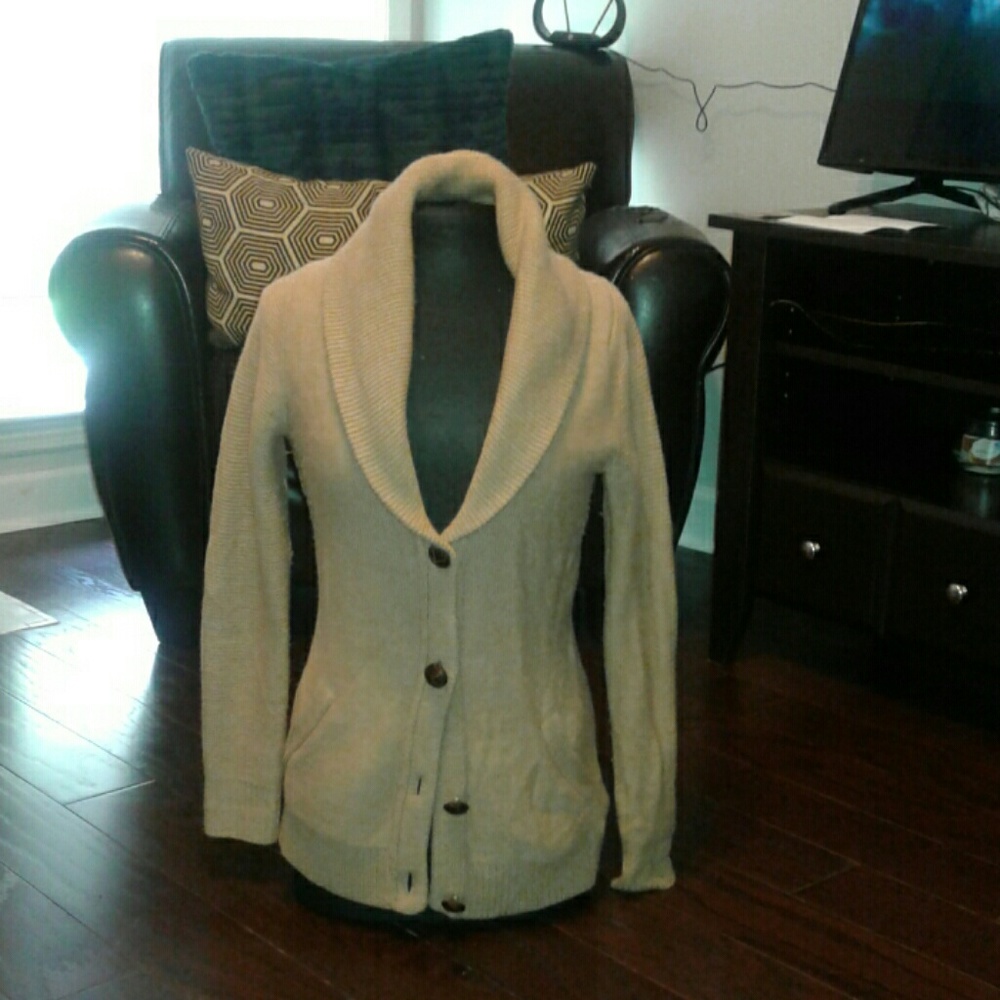 100% merino wool sweater