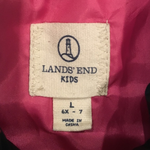 Land's End girls size 6-7 hearts puffer vest - Picture 3 of 3