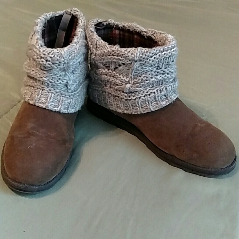 🌲LAST DAY🌲. Muk Luk Patti brown booties