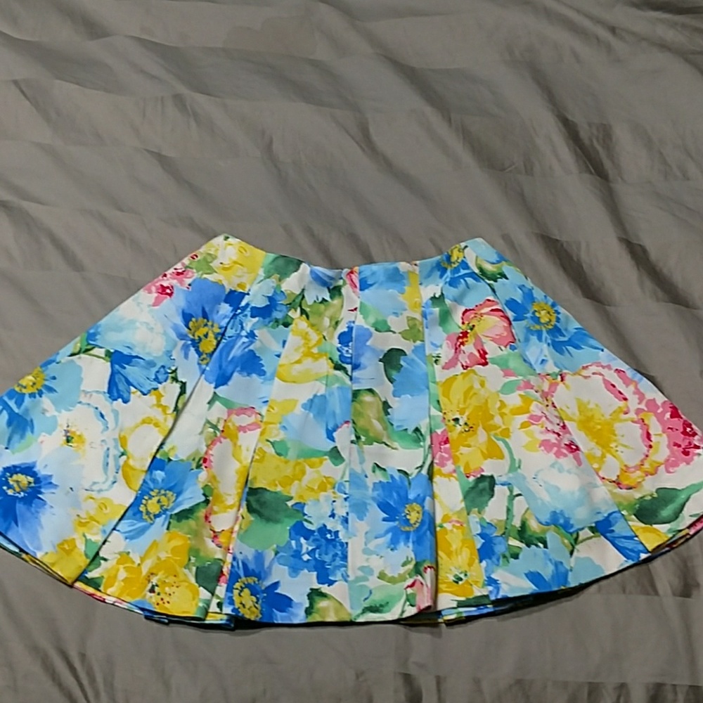 Girls floral skirt 6
