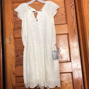Beautiful feminine EXPRESS lace romper!