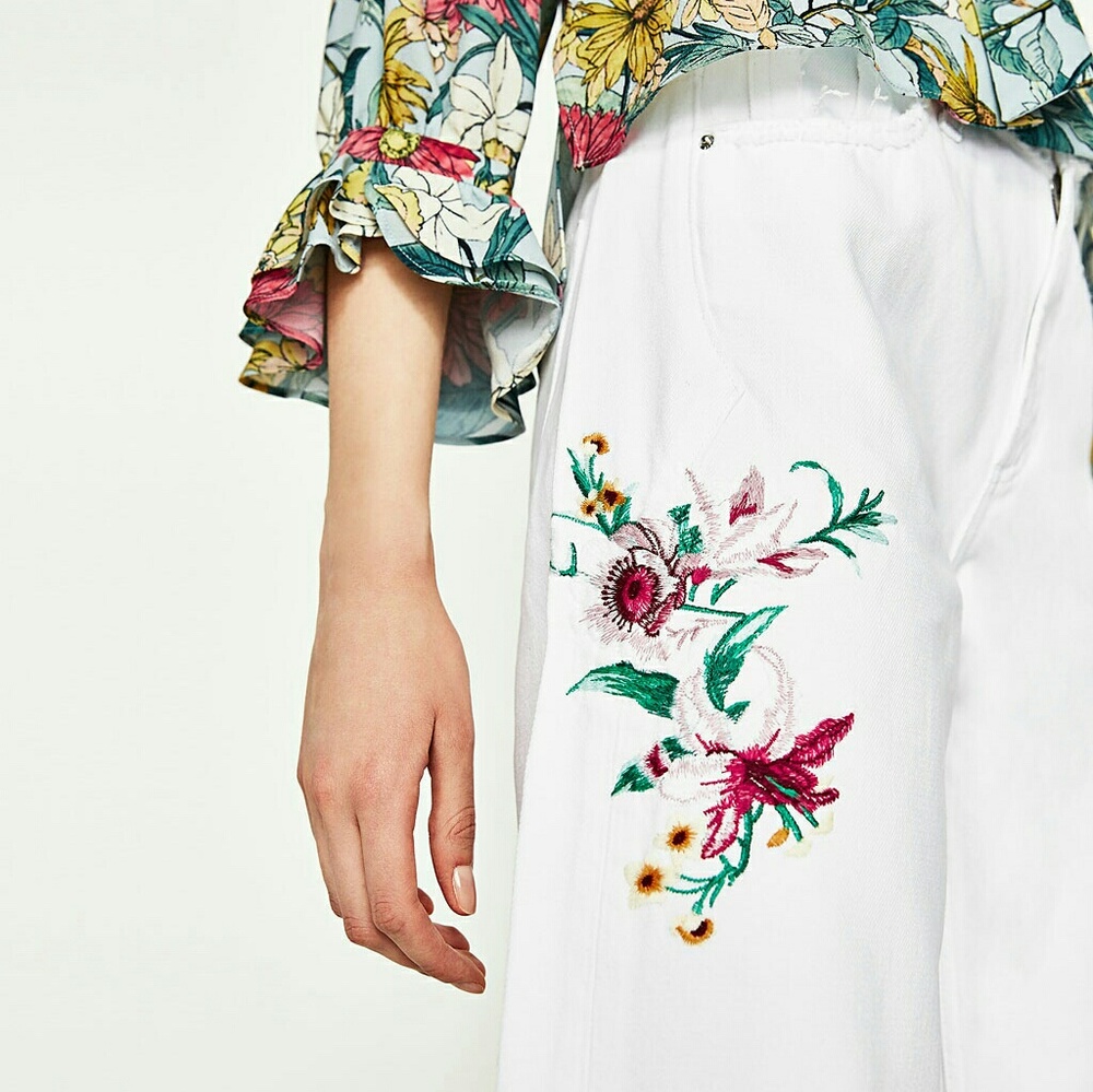 ๐HP๐Zara embroidered floral jeans - Picture 3 of 6