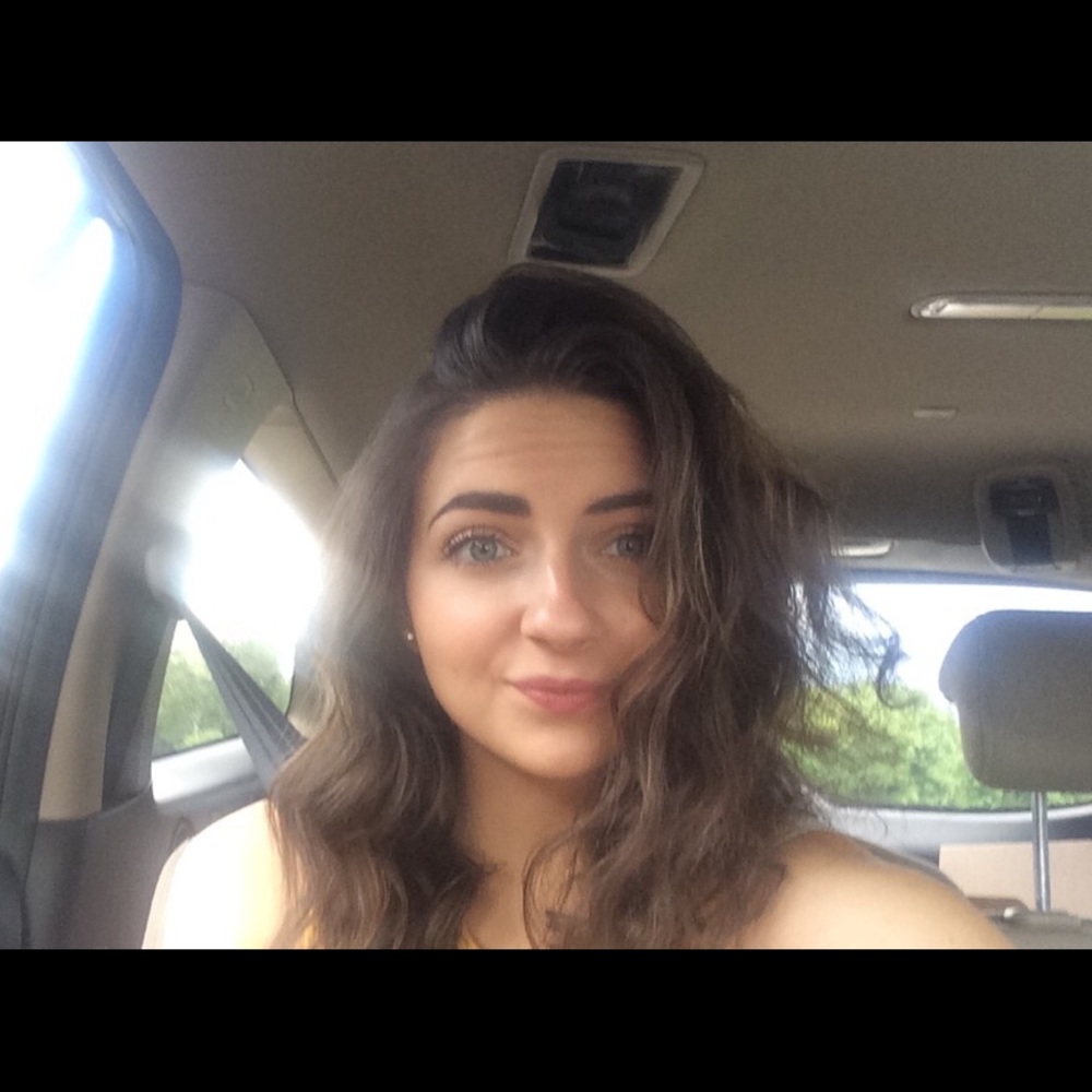 Meet your Posher, Lauren