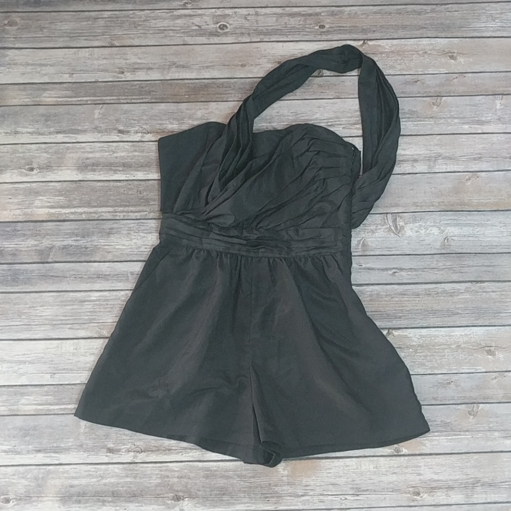 Black one sholder romper