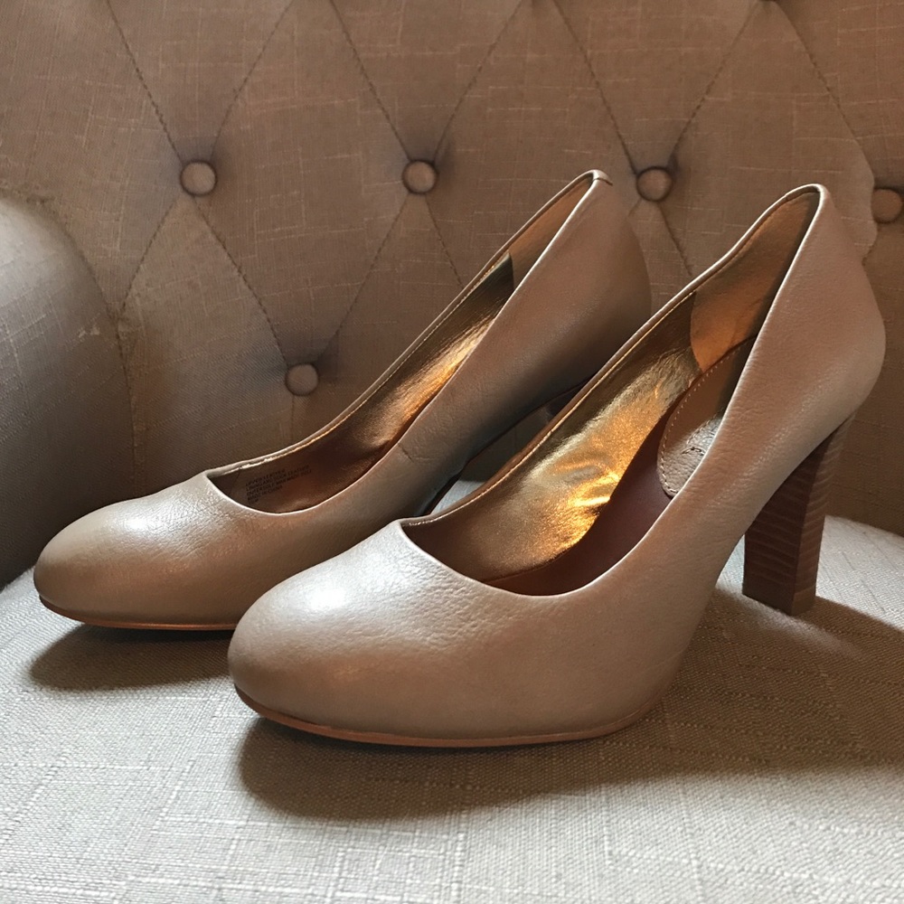 Taupe Banana Republic Heels