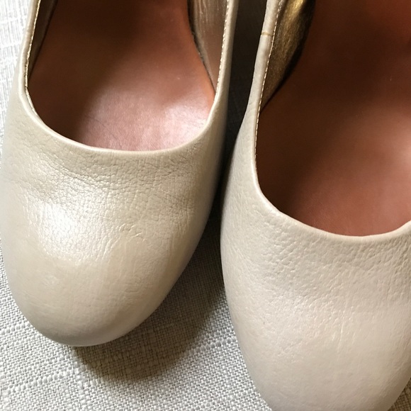 Taupe Banana Republic Heels - Picture 4 of 4