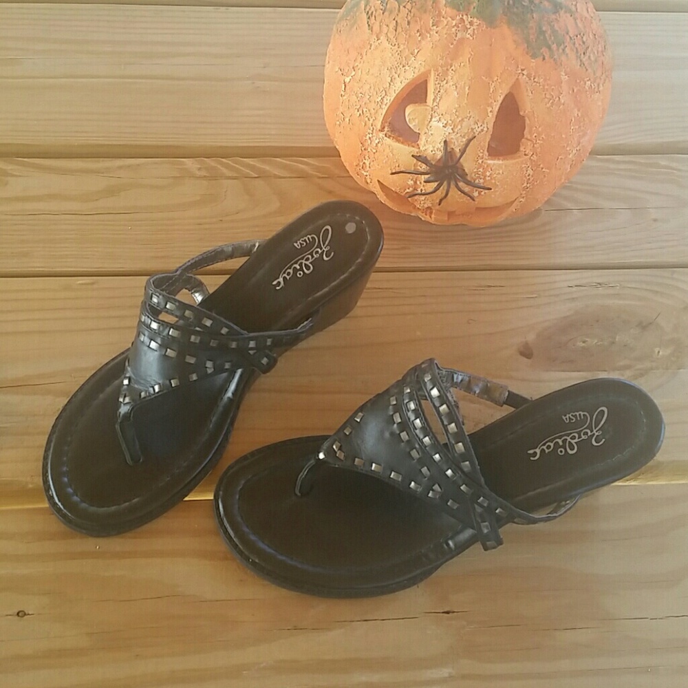 Zodiac womens black leather sandals 7