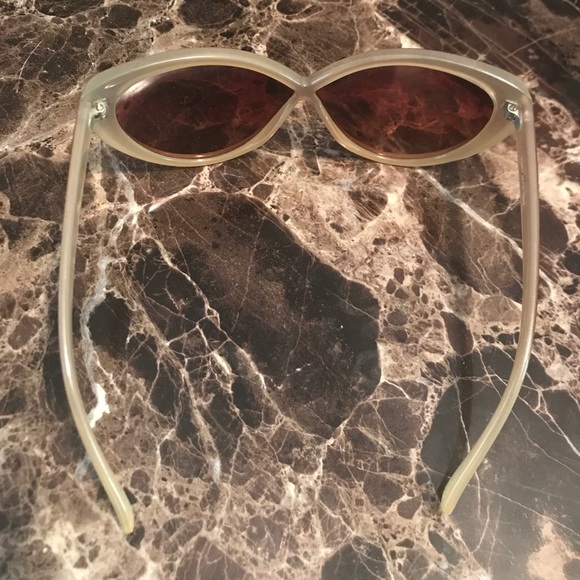 Sold Sunglasses - Picture 2 of 5