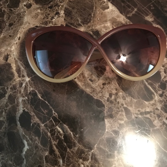 Sold Sunglasses - Picture 5 of 5