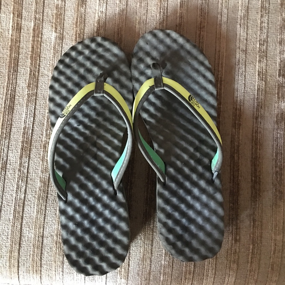 North Face flip flops size 9