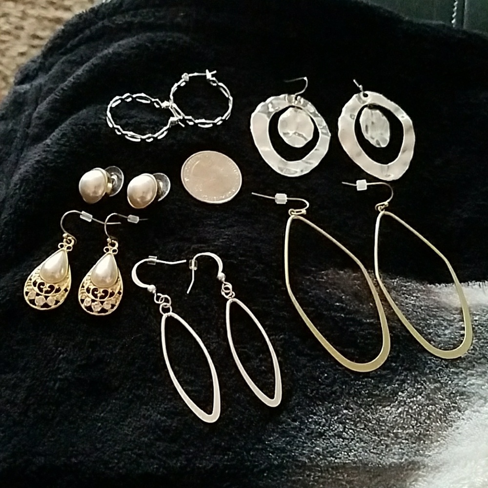 Set of 6 very nice fashion earrings