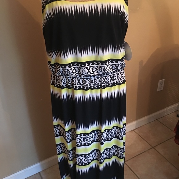 Maxi Dress - Picture 2 of 3