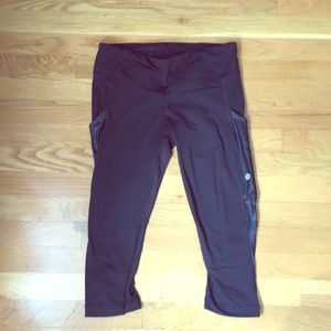 Lululemon crop pants with ruched sides!