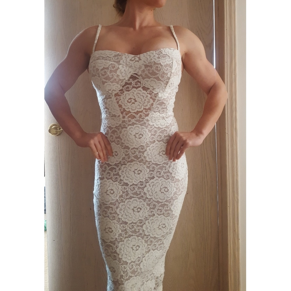 Hot Miami Styles nude white lace bodycon dress