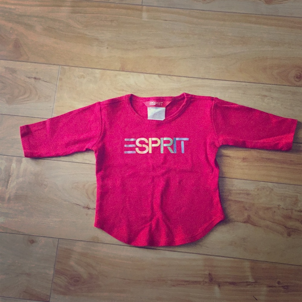 Quarter length sleeves shirt