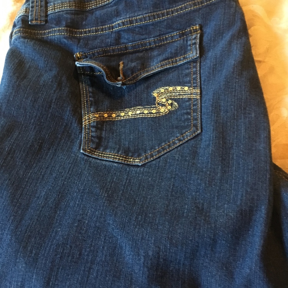 Jeans - Picture 2 of 3