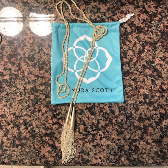 Kendra Scott Jewelry - Kendra Scott Phara necklace in gold