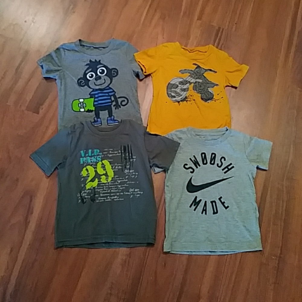 👍 GREAT DEAL!!! 💥Bundle of tees💥