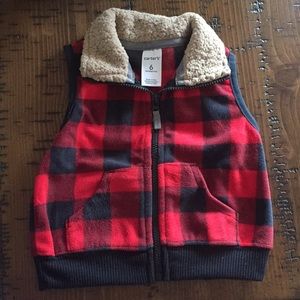 Plaid vest with faux fur collar