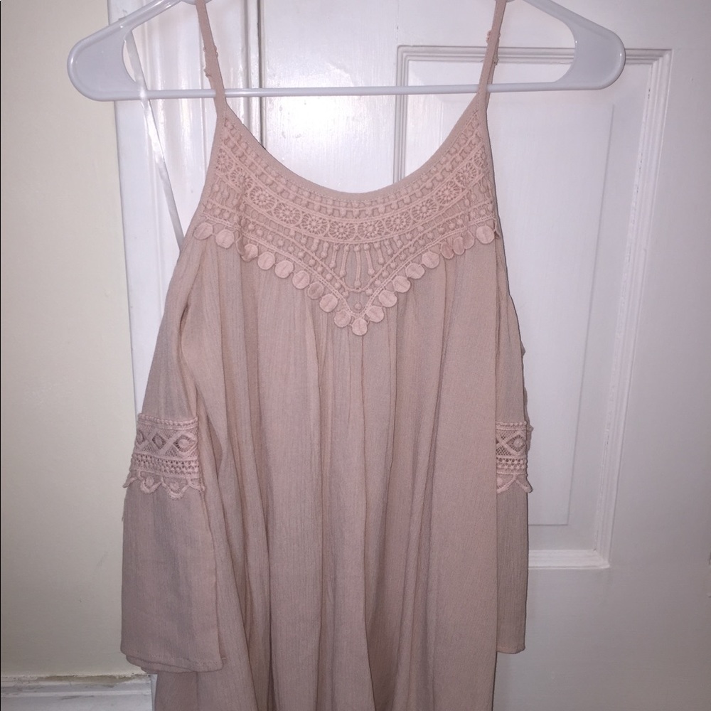 NEW Cold shoulder top