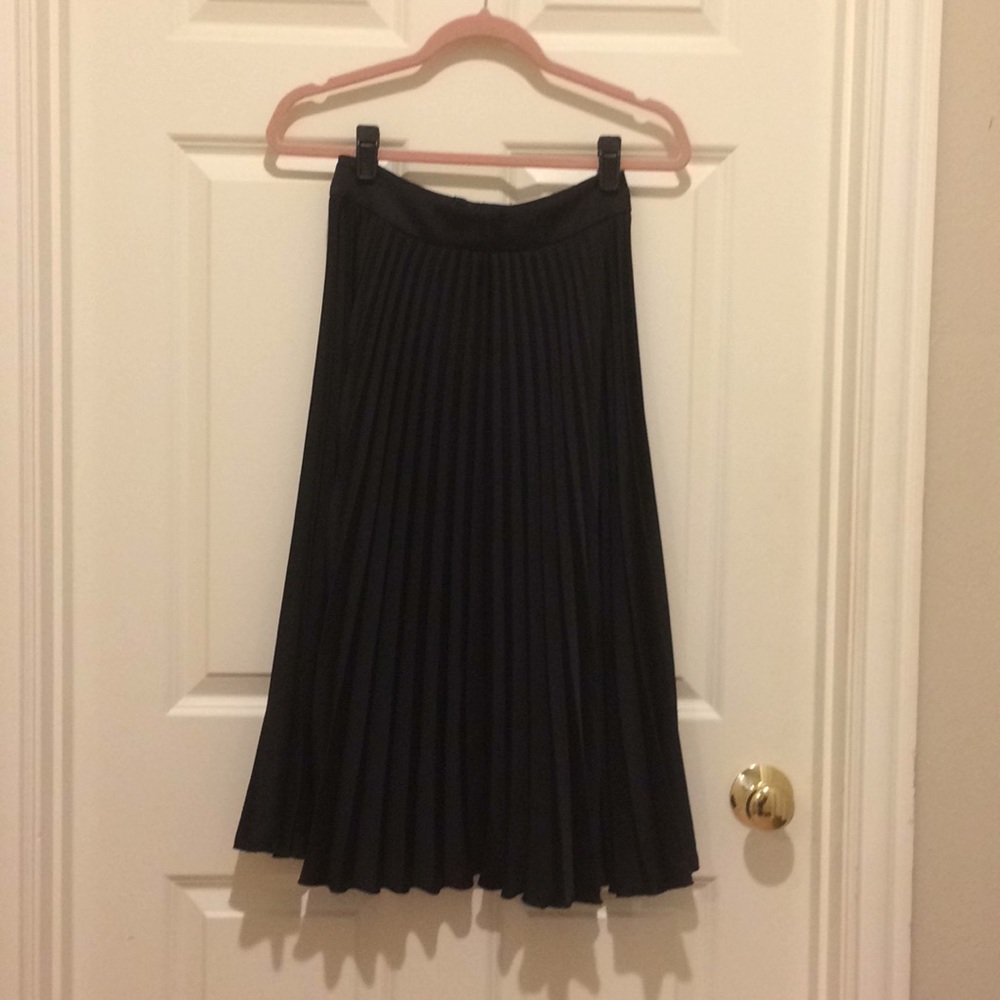 Black kneelength skirt from H&M