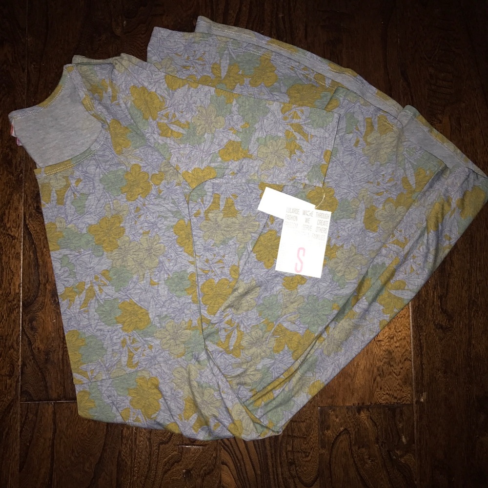 BNWT Small Lularoe Nicole