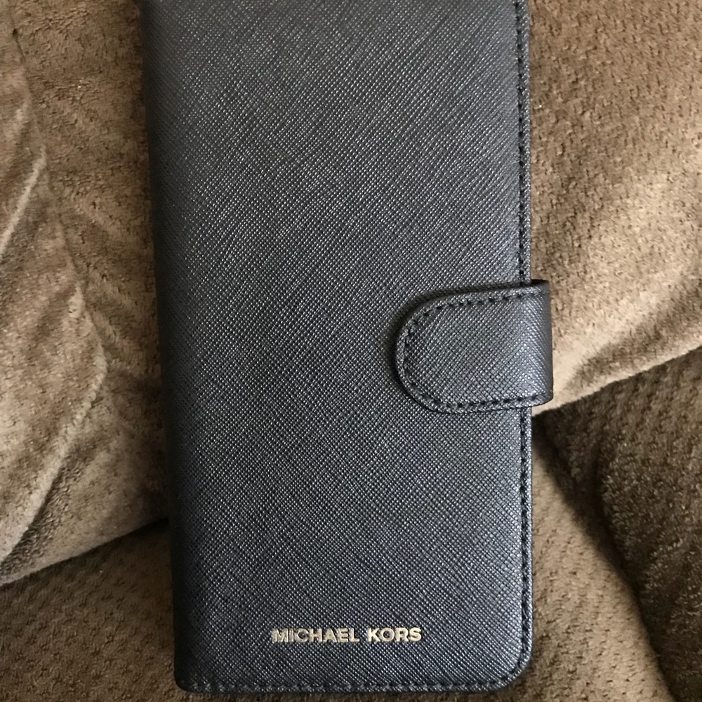 Michael Kors iPhone 7 Plus Folio Case in Black