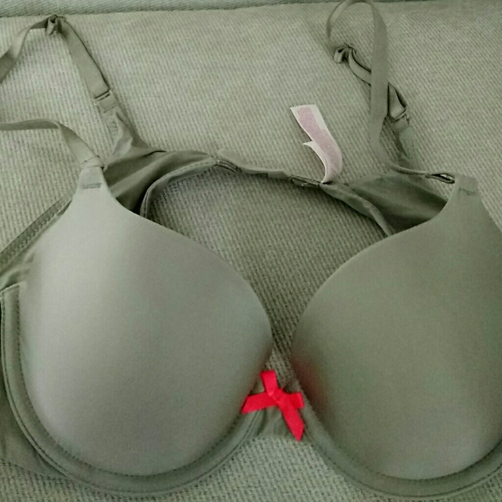 Victoria's Secret padded wire bra 36A