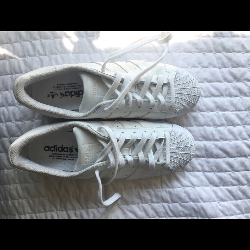 Adidas superstars
