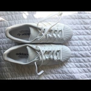 Adidas superstars