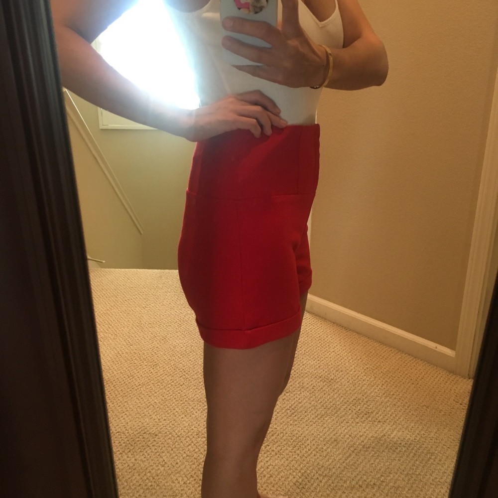 Red hot pants ❤️ - Picture 2 of 3