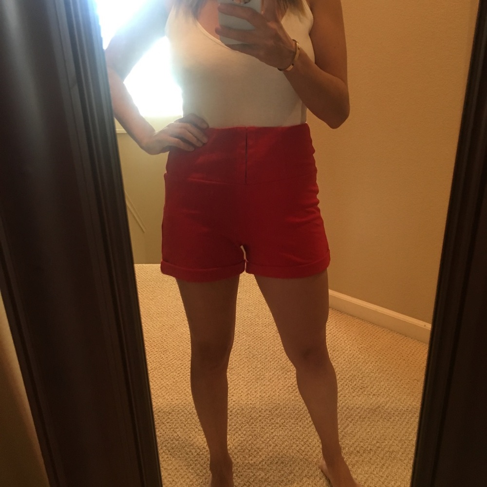 Red hot pants ❤️ - Picture 3 of 3